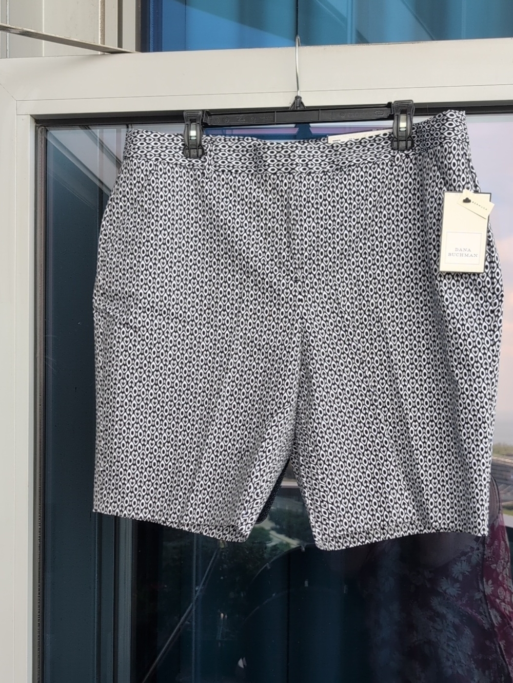 Dana Buchman Black & White Geo Print Women’s Bermuda Shorts